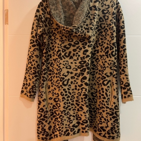 New no tag it’s a hoodie very comfortable Size Small never used - Picture 4 of 4